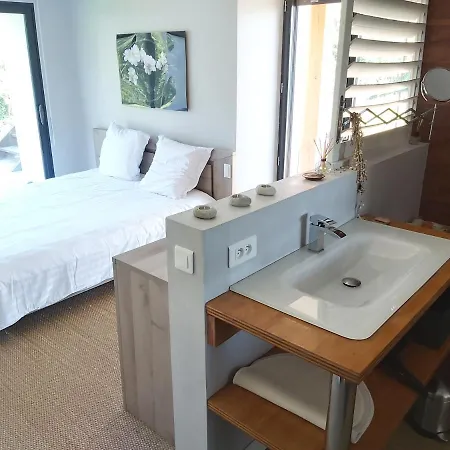 Maison Entouree D Animaux En Pleine Campagne Villa Lasseube